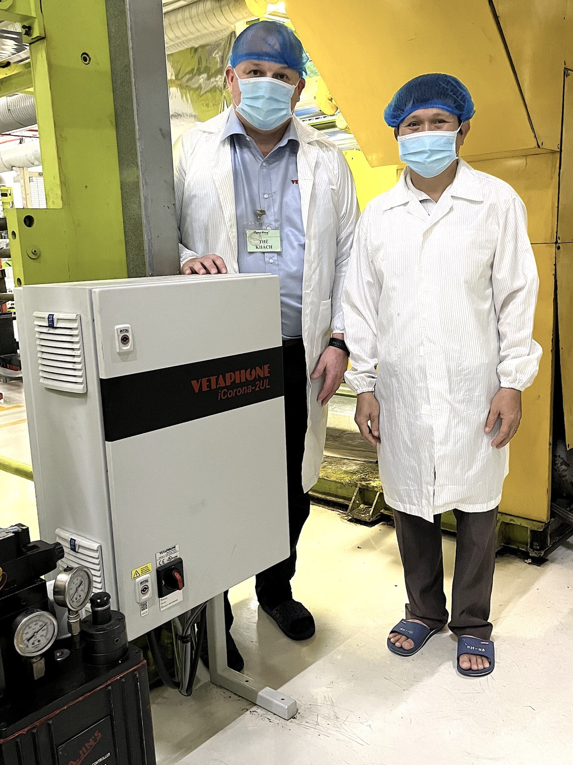 Vetaphone's Holger Selenka with a Rang Dong operator at the iCorona generator.